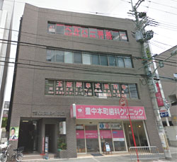 阪急「豊中駅」徒歩5分、ビルの4階に事務所があります。